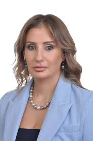 عالية منصور