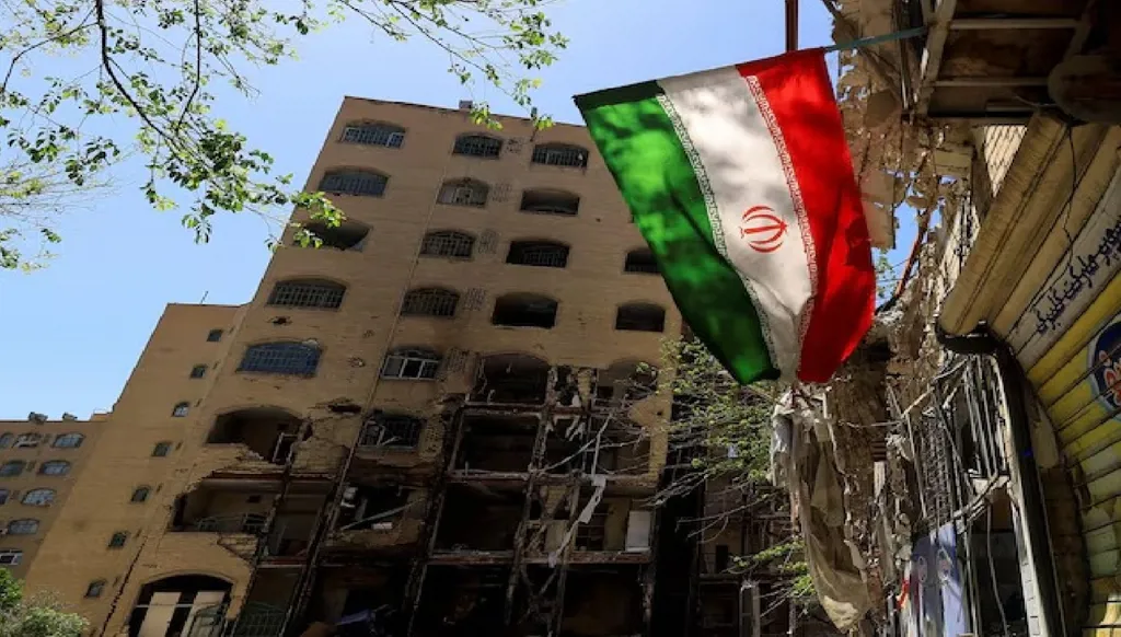 بعد تهديد ترامب.. ضربات أميركية داخل إيران وانفجارات تهز هرمزغان وقشم