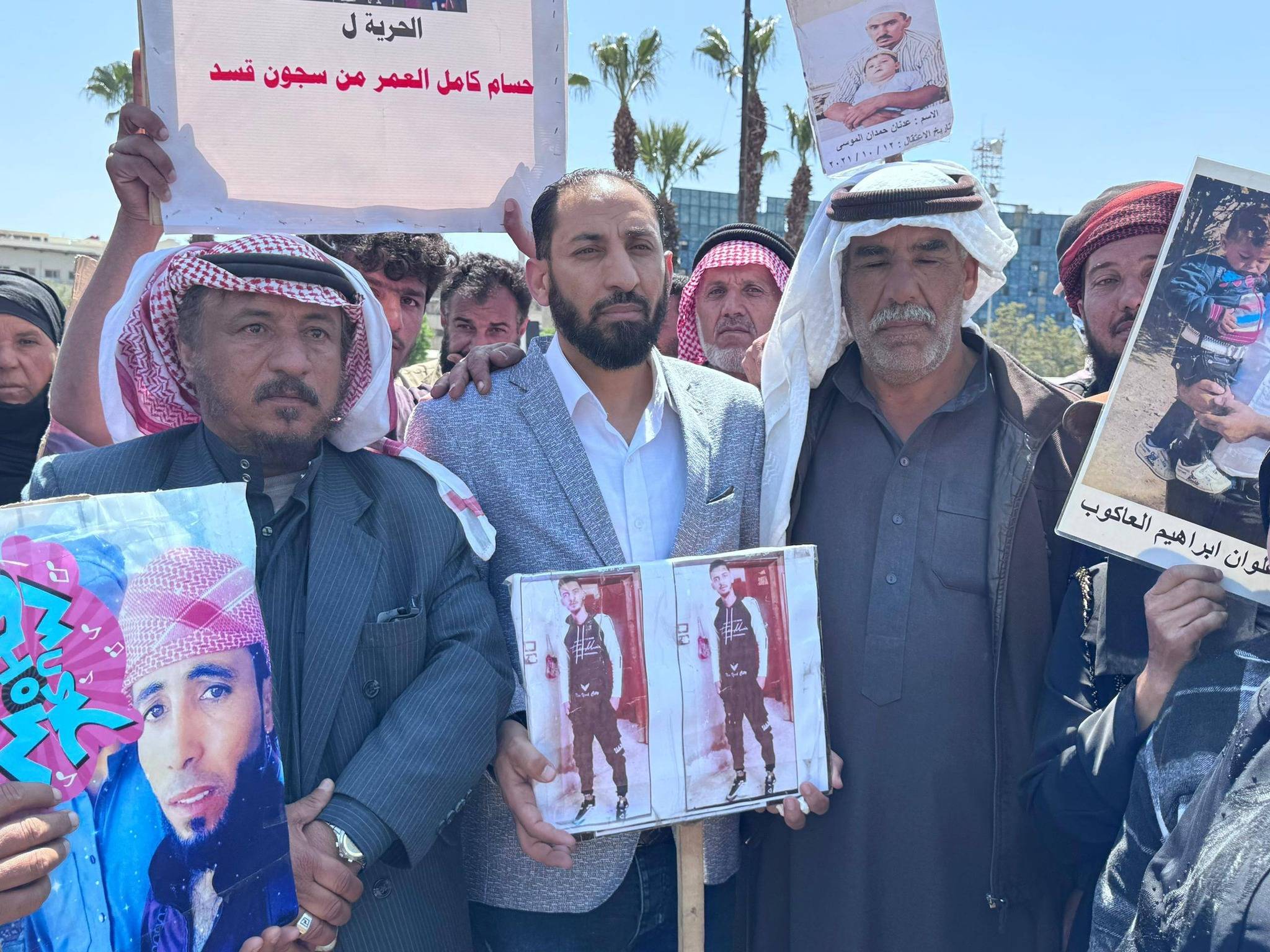 أين اختفى 4743 سورياً؟
مطالبات بكشف مصير آلاف المعتقلين الذين نقلتهم (قسد) إلى العراق