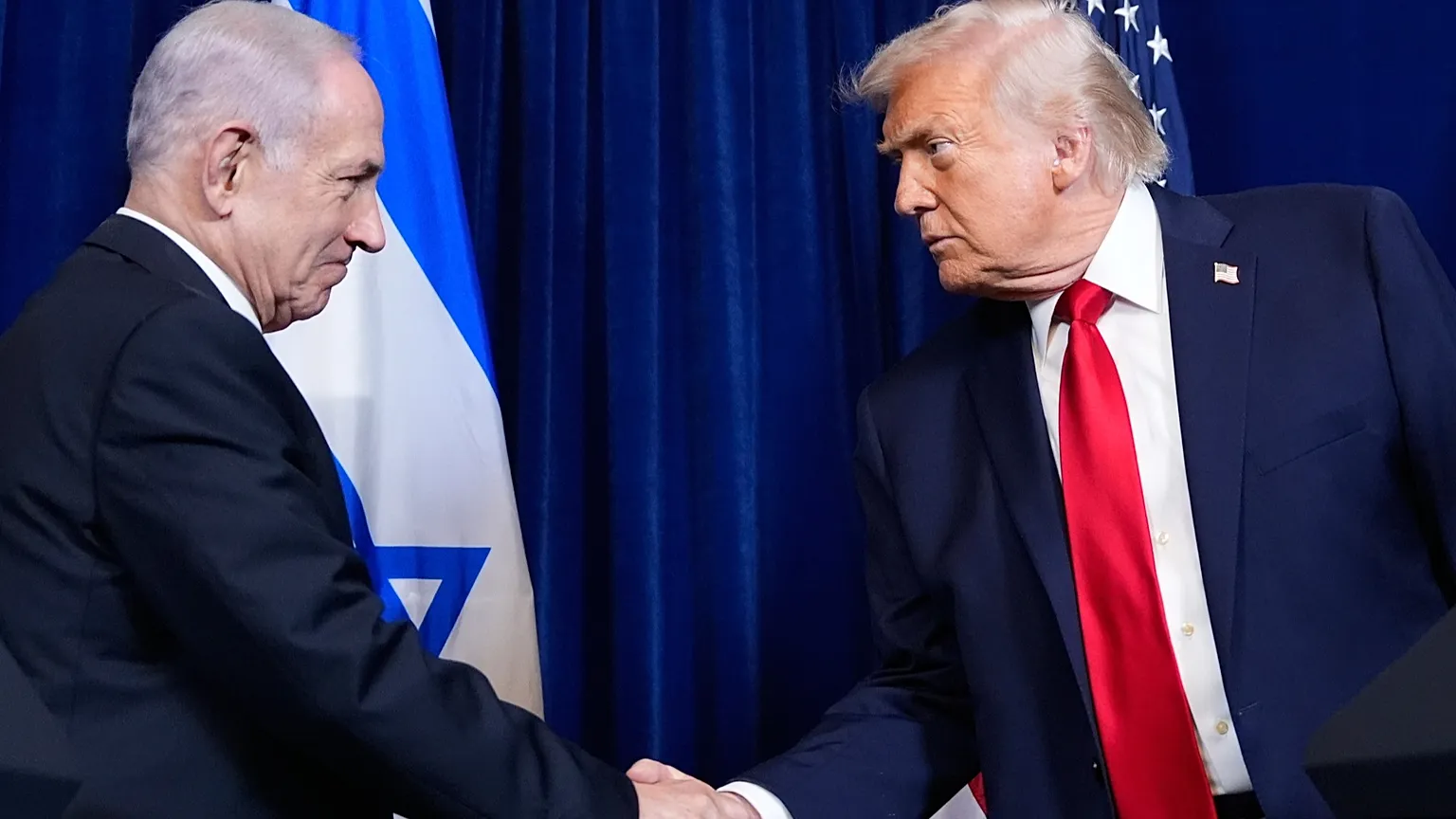 ترامب يلوح بورقة نتنياهو.. ودعم البيت الأبيض لم يعد مجانياً
الرئيس الأميركي يبعث برسالة سياسية قاسية: على نتنياهو أن يكون أكثر عقلانية