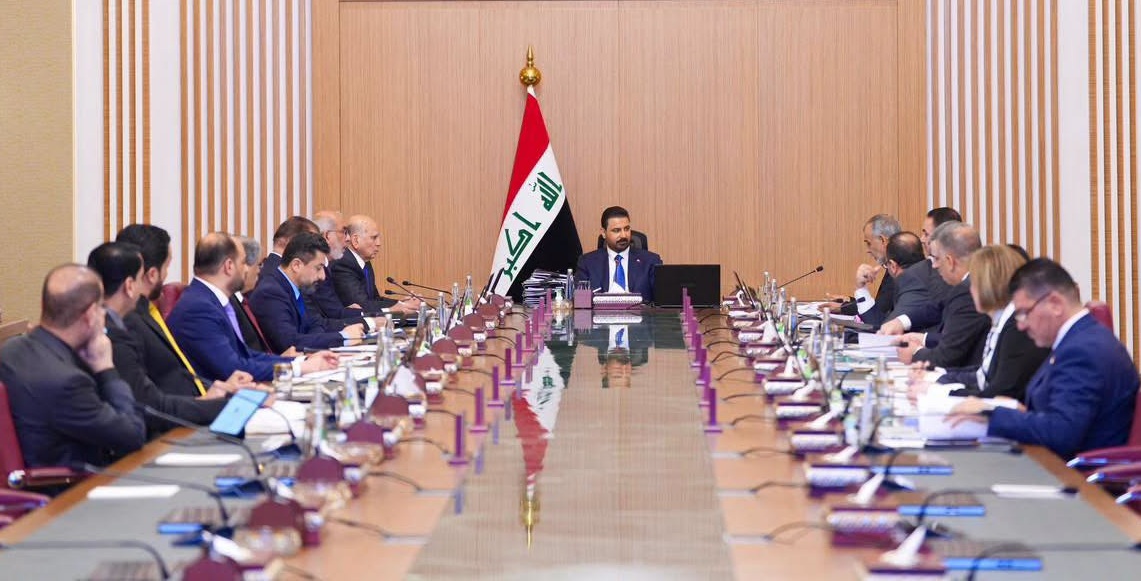هيئة جديدة بصلاحيات واسعة تهز مجلس الوزراء
خلافات حادة داخل الحكومة.. والزيدي يلوح بالمقاطعة لتمرير مشروعه الرقابي