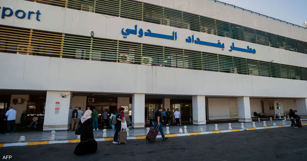 مطار بغداد يدار بموظفين لا علاقة لهم بالطيران!
شهادات (غريبة وعجيبة) وقاعات لكبار الشخصيات خارج المعايير الدولية و90% من المشاكل بسبب التدخل السياسي