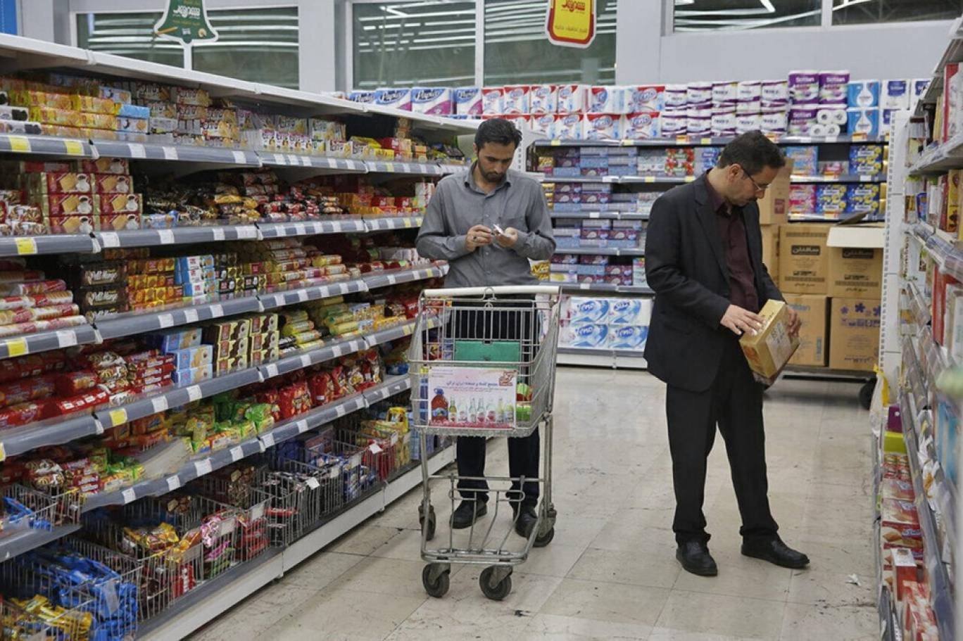 التضخم يواصل اجتياح إيران..
 11 محافظة تتجاوز حاجز 100%