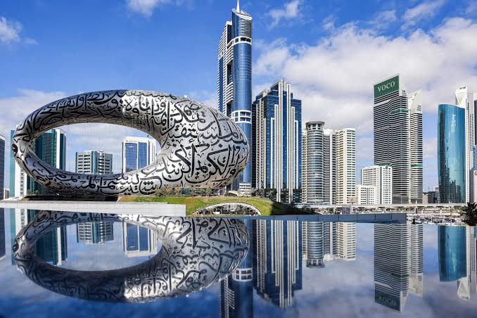 لماذا تربح دبي سباق الاستثمار العالمي؟
5 أسرار صنعت العاصمة الاقتصادية الجديدة للعالم