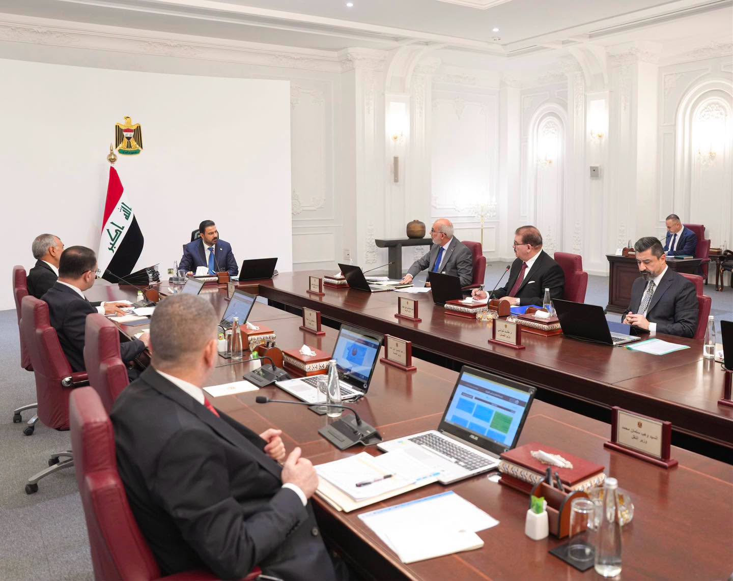 نحو غلق أبواب الهدر..
 حزمة قرارات لضرب الفساد وكبح تضخم المشاريع