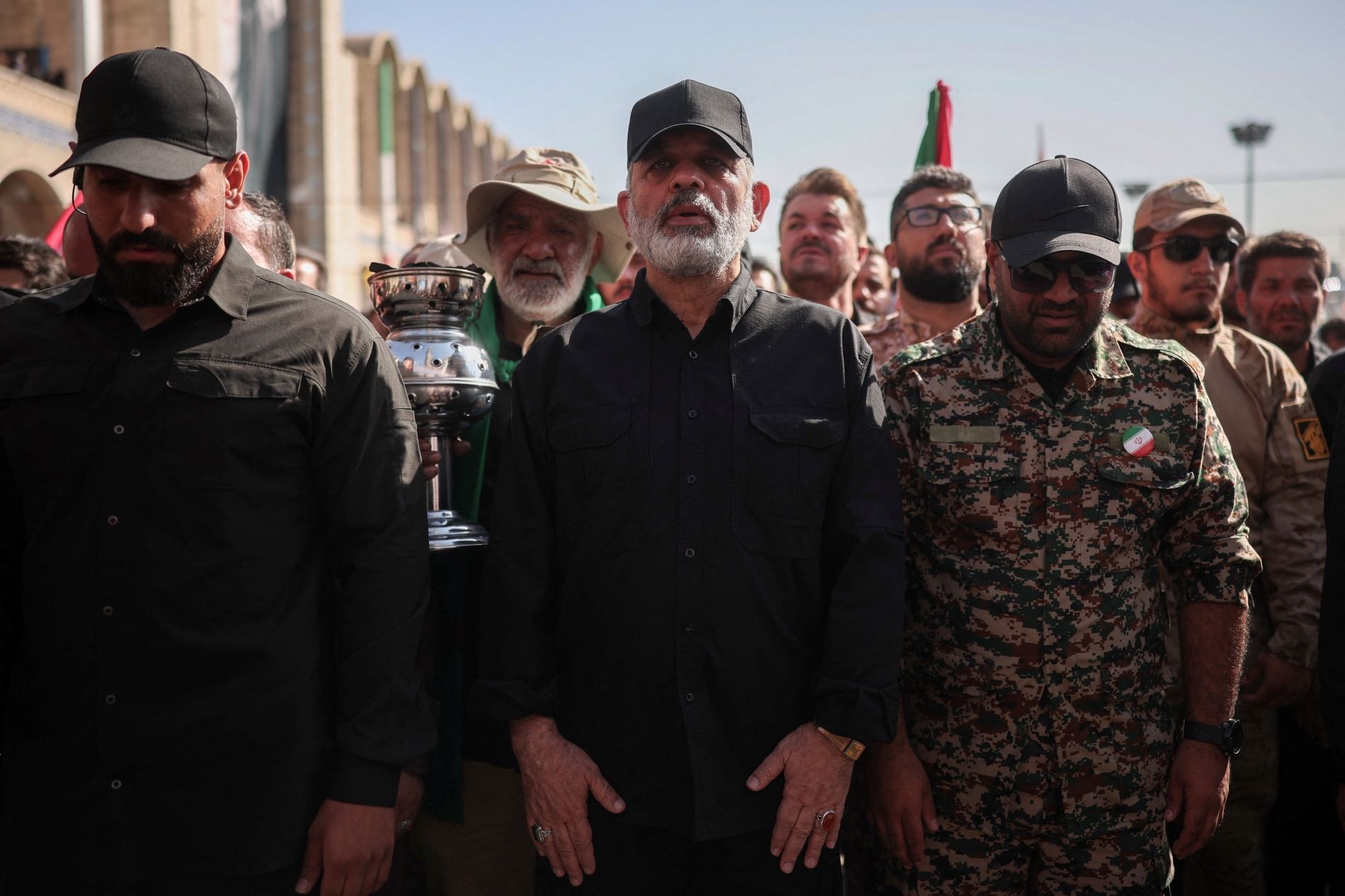 ليس ميليشيا فقط بل اقتصاد قائم بذاته..
(الحرس الثوري) يتفكك من الداخل.. وهم يدركون ذلك