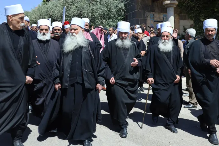 الهجري يجاهر بمشروع الانفصال..
ويطرح السويداء تحت وصاية دولة أخرى ويشكر إسرائيل