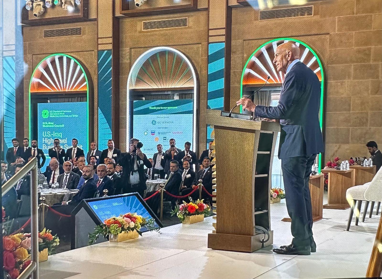 توم باراك يعلن نهاية زمن هرمز..
العراق وسوريا قلب المشرق الجديد
