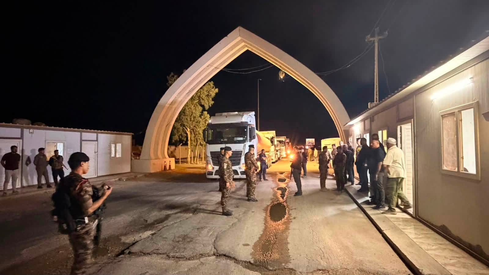 بعد إحباط شحنات أسلحة إلى حزب الله.. 
بغداد تفتح تحقيقاً واسعاً في المنافذ الحدودية مع سوريا