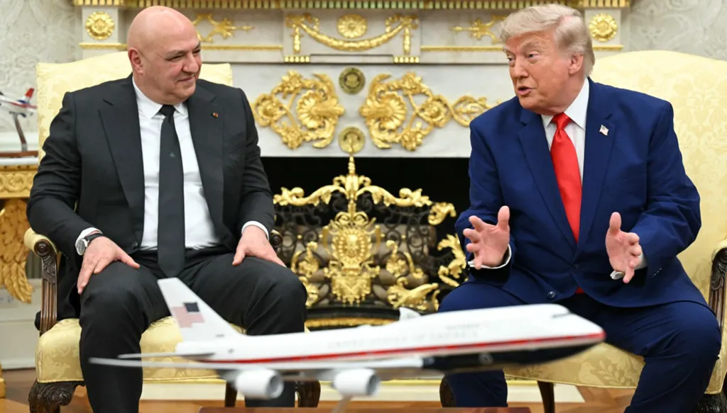 ترامب يفتح صفحة جديدة مع لبنان.. 
دعم كبير للجيش وعون يعلن هدف إنهاء العداء مع إسرائيل