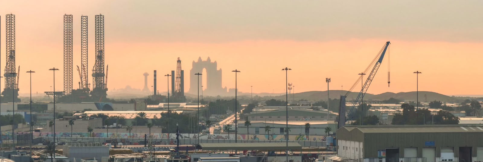(إسبرطة الصغيرة) تفك ارتباطها بهرمز..
الإمارات تعيد بناء إمبراطوريتها النفطية خارج قواعد أوبك